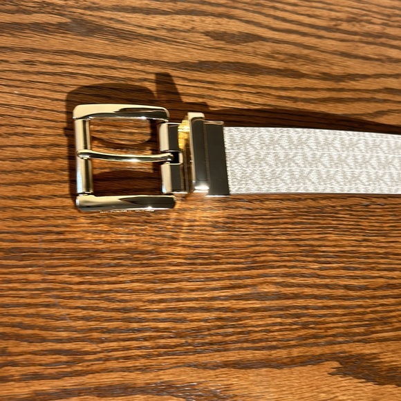 Michael Kors Women’s Belt Size Small - Picture 3 of 3